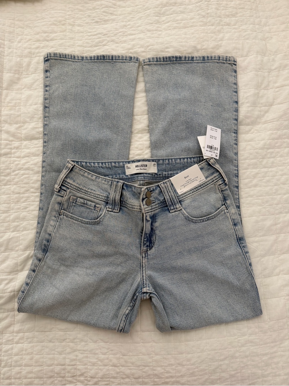 NWT Low rise Hollister Light wash Bootcut Jeans - Picture 2 of 6